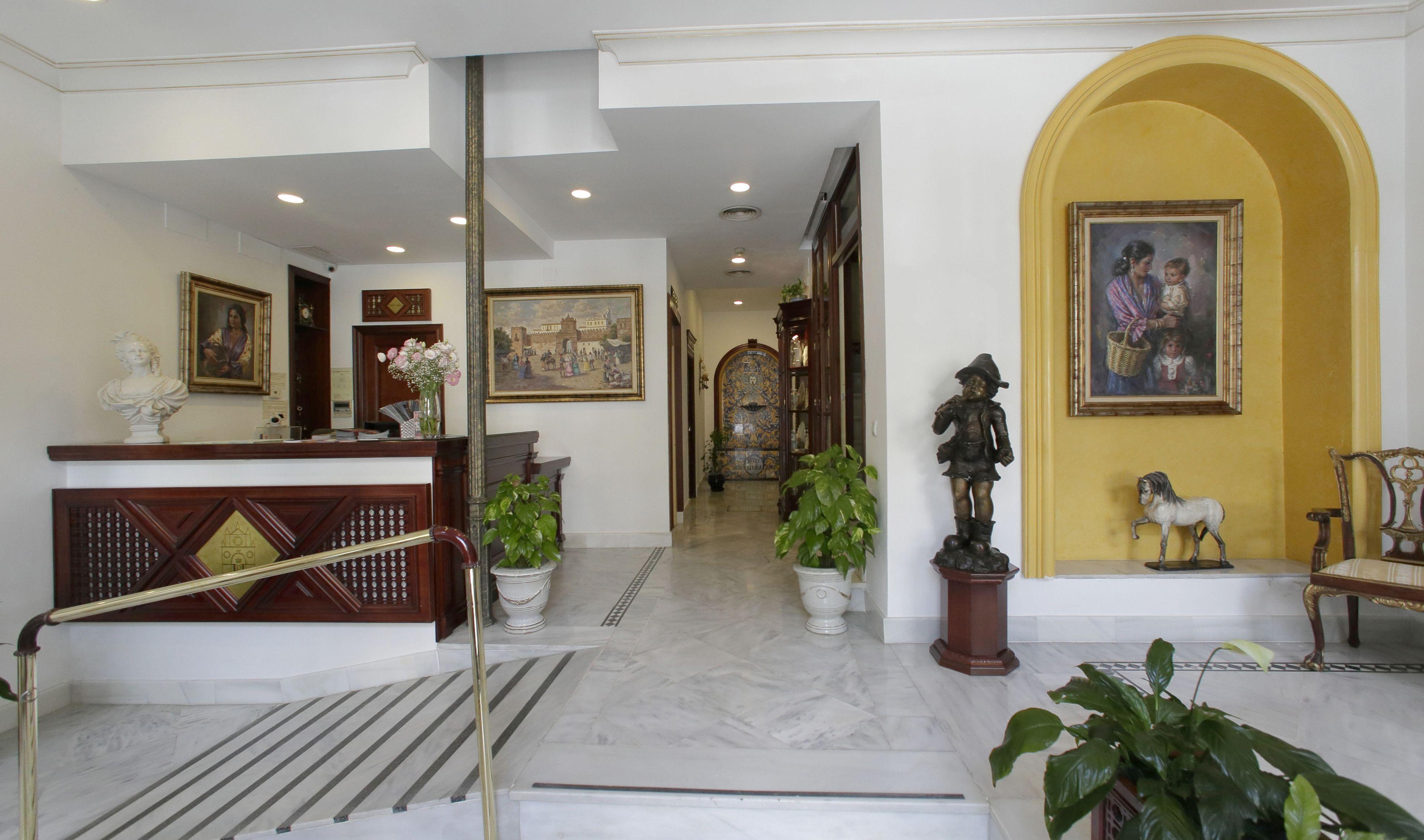 Basic Hotel Puerta De Sevilla, Seville